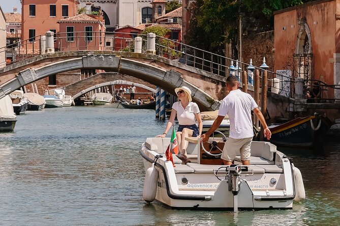 Venice: The Hidden Canals on an Electric Boat - The Boat Experience: Electric Power and an Open Layout