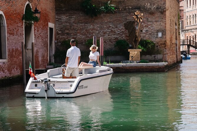 Venice: The Hidden Canals on an Electric Boat - Timing Tips: Best Time of Day for Comfort and Photos