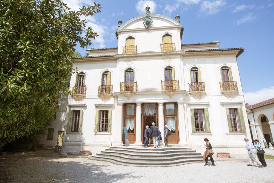 Venice to Padua Full-Day Brenta Riviera Boat Cruise - Price and Value at $157.47: What You Pay For and What You Still Need