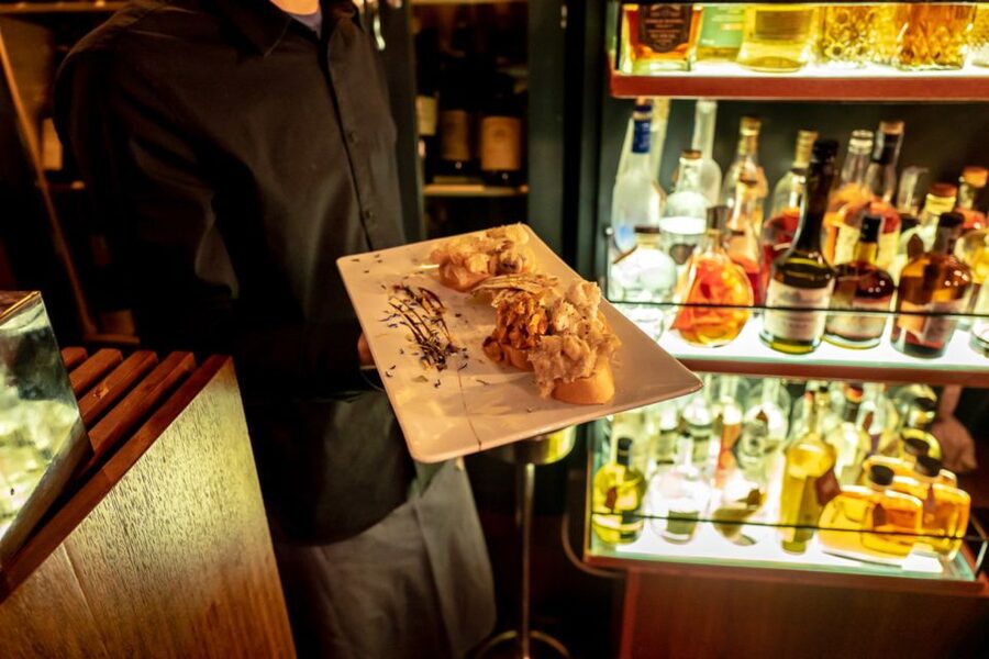 Venice: Venetian Style Carnival Pub Crawl - Who should book this pub crawl, and who should skip it