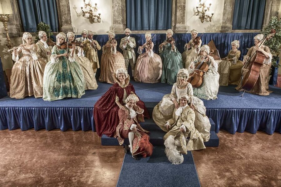 Venice: Vivaldi’s Four Seasons Live Classical Music Concert - The performers: virtuoso strings plus occasional vocal moments