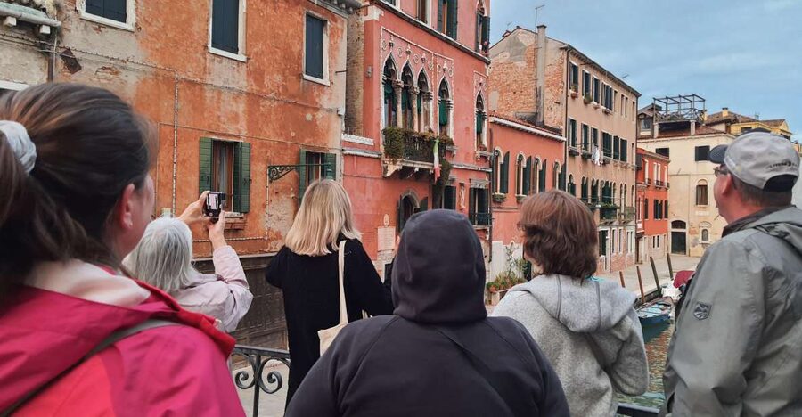 Venice: Walking Guided Tour of the City Must-See Sites - Cannareggio and the Jewish Ghetto: History in Real Street Form