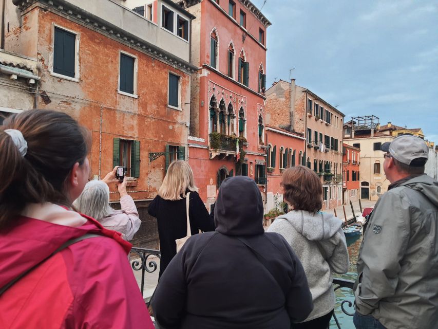 Venice: Walking Guided Tour of the City Must-See Sites - Piazza San Marco Finale: Basilica and Palazzo Ducale Views, Without Ticket Pressure