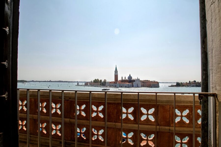Venice: Walking tour, Doge Palace, & St. Mark's Basilica - Who should book this tour