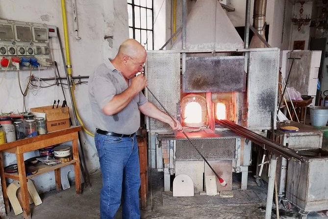 Vetreria Guarnieri Murano experience - What you see during the demonstration of Murano glass goti
