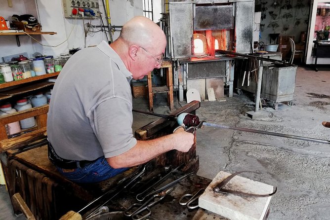 Vetreria Guarnieri Murano experience - The workshop glass choice: designing your own goto