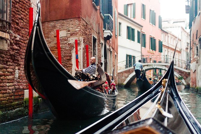 Welcome to Venice Group Tour St. Mark's Basilica & Gondola Ride - Castello walking: alley life, Campo San Giovanni and Paolo, and Verocchio