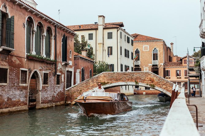 Withlocals Venice Away from the Crowds PRIVATE Tour with a Local Expert - Meeting in Dorsoduro, Then Letting the City Lead